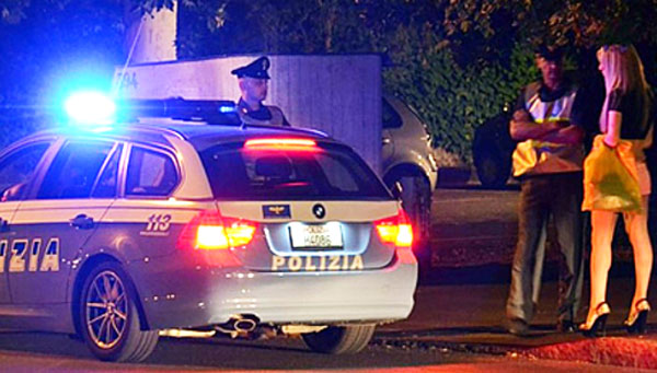 Contrasto alla prostituzione a Reggio: 55 i daspo emessi e 32 le donne denunciate 