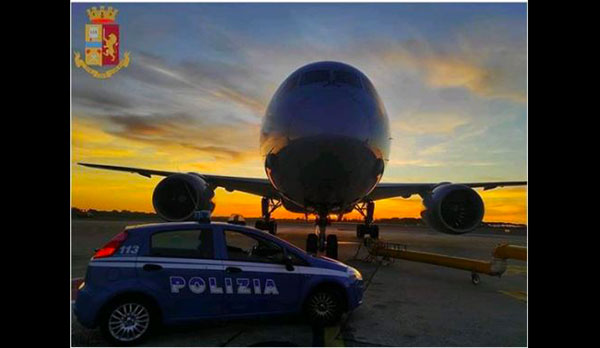 Lamezia, lasciano a casa i figli minori e litigano in aeroporto: denunciata coppia di Caulonia