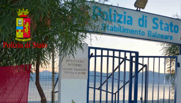 Si addormenta su materassino e finisce al largo, 39enne salvato da polizia nel reggino