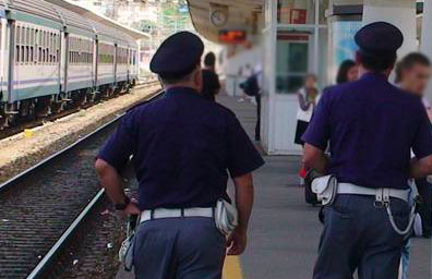 Vilipendio e deturpamento su finestrino treno, minore denunciato a Reggio Calabria
