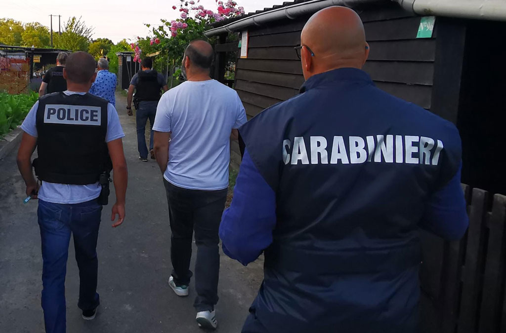 Immigrazione clandestina: 4 afghani arrestati all'estero da carabinieri Reggio Calabria