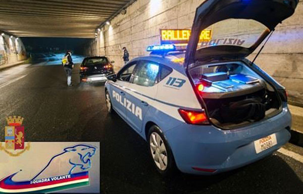 Controlli della Polizia a Catanzaro, lametino trovato con cocaina sotto la mascherina: denunciato