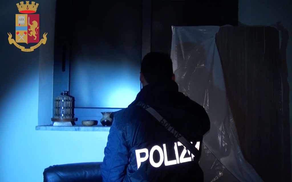 Pentito a pm su omicidio tabaccaio Reggio: ‘Sicario si lavò con Coca Cola contro stub’