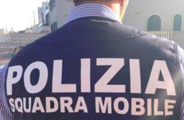 Colpi di arma da fuoco contro abitazione nel reggino, un arresto