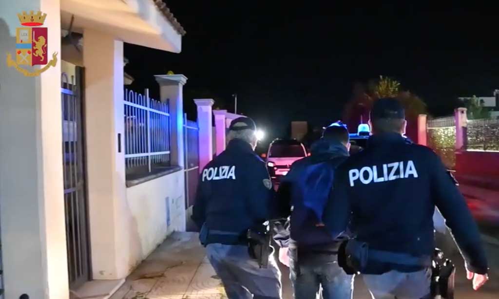 polizia-2le-13.52.01_ff241.jpg