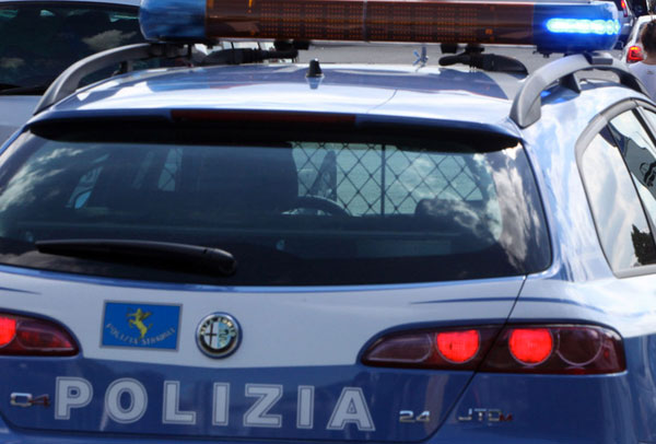 Pony incustoditi su A3 provocano scontro, investiti e uccisi 