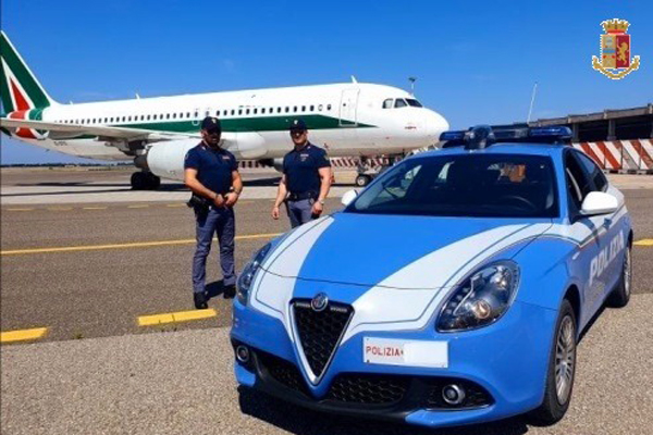 polizia-aereo-lamezia.jpg