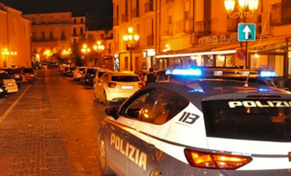 Lamezia, movida violenta in centro: alcuni ragazzi finiscono al Pronto soccorso