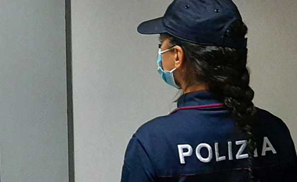 Aggredisce e picchia la moglie: arrestato 50enne a Cosenza 