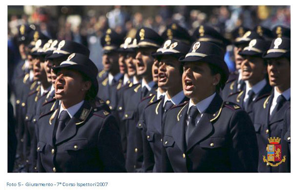 polizia-donne_96716.jpg