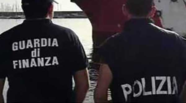 Sbarco di migranti nel crotonese, fermati tre scafisti