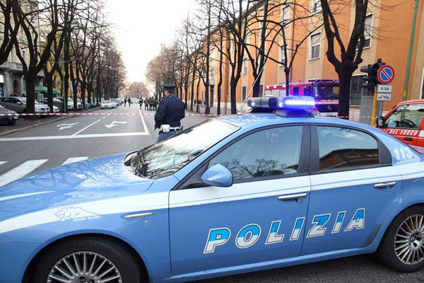 Rapina in negozio a Cosenza, arrestato uno dei responsabili 