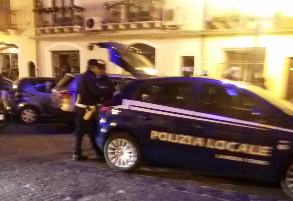 Lamezia, Polizia Locale: controllati 70 veicoli e 30 esercizi commerciali, sanzioni