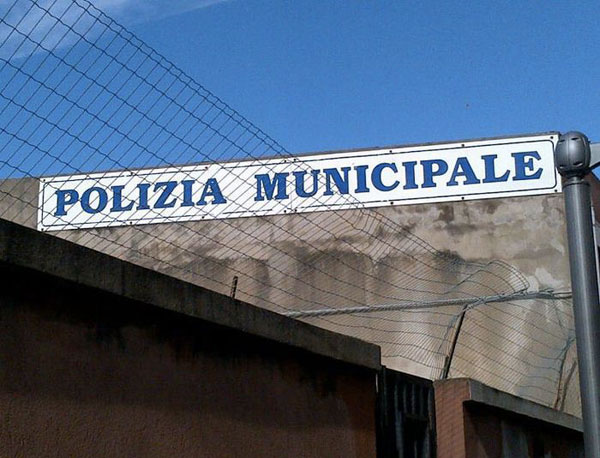 Calabria: Molesta agente, a giudizio comandante vigili 
