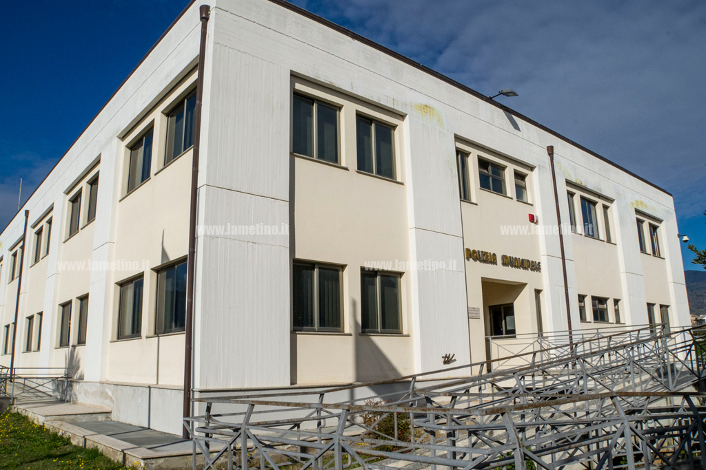 polizia-municipale_locale_Lamezia_sede-2016_621c1_77e3d.jpg