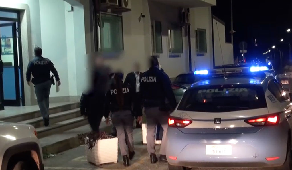 Giovane vittima di violenza sessuale costretta a ritrattare denuncia da familiari: 4 arresti nel Reggino 
