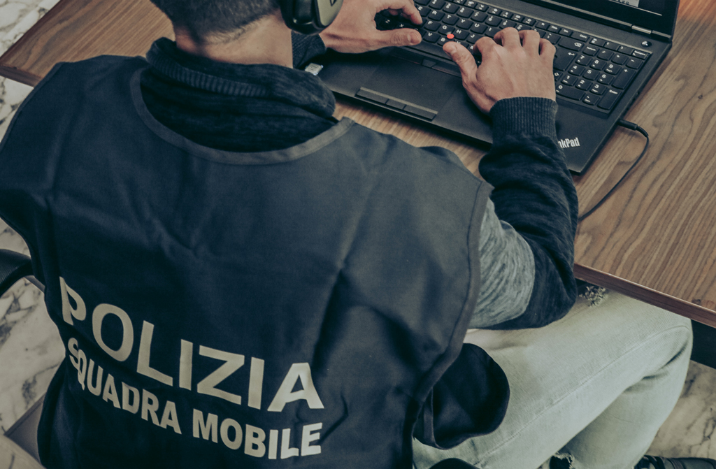 Estorsioni, rubano mezzo e chiedono soldi: 2 arresti a Reggio 