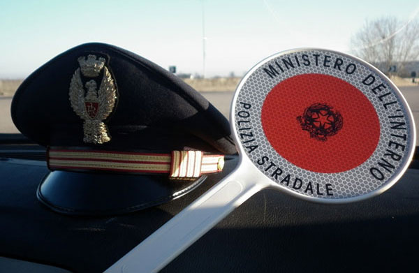 Guidava Tir in A2 nel Vibonese in stato d'ebbrezza, denunciato