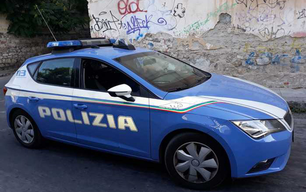 Stalking, perseguita l'ex dopo fine relazione: arrestato a Crotone