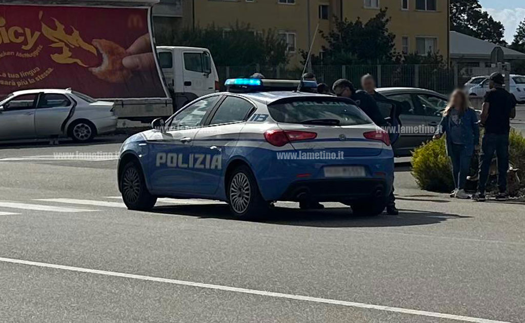 Lamezia, incidente tra auto e bici in via del Progresso: un ferito