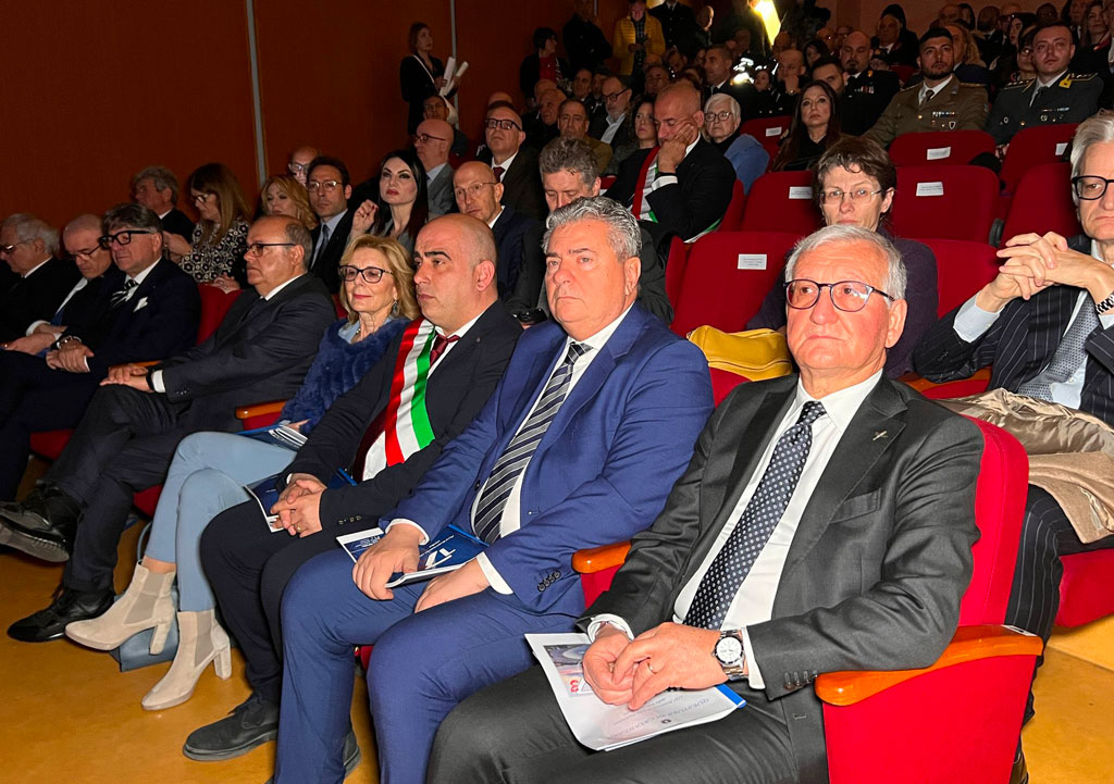 polizia4793044512862273935_n_b71f1.jpg