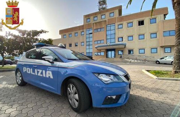 Lamezia, furti e danni ad auto parcheggiate: arrestato un giovane