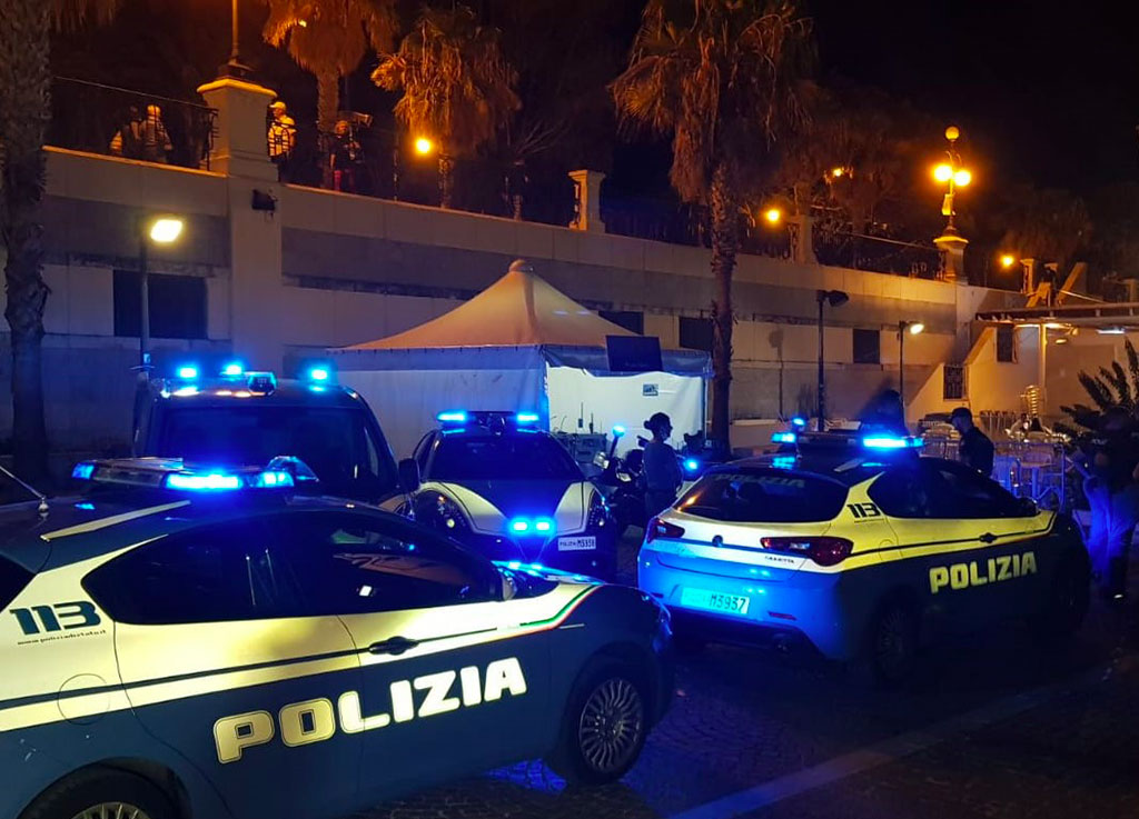 Minaccia di morte l'ex compagna e il figlio sul lungomare di Reggio Calabria, arrestato 51enne