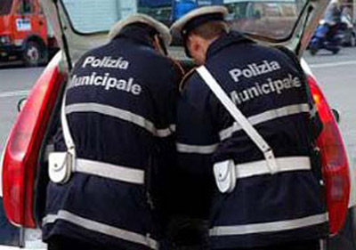 Scontro fra auto, circolazione in tilt all'Unical