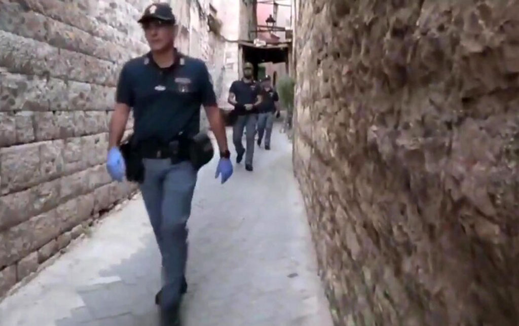 Operazione contro spaccio di droga nel quartiere Acquabona di Crotone, misure restrittive