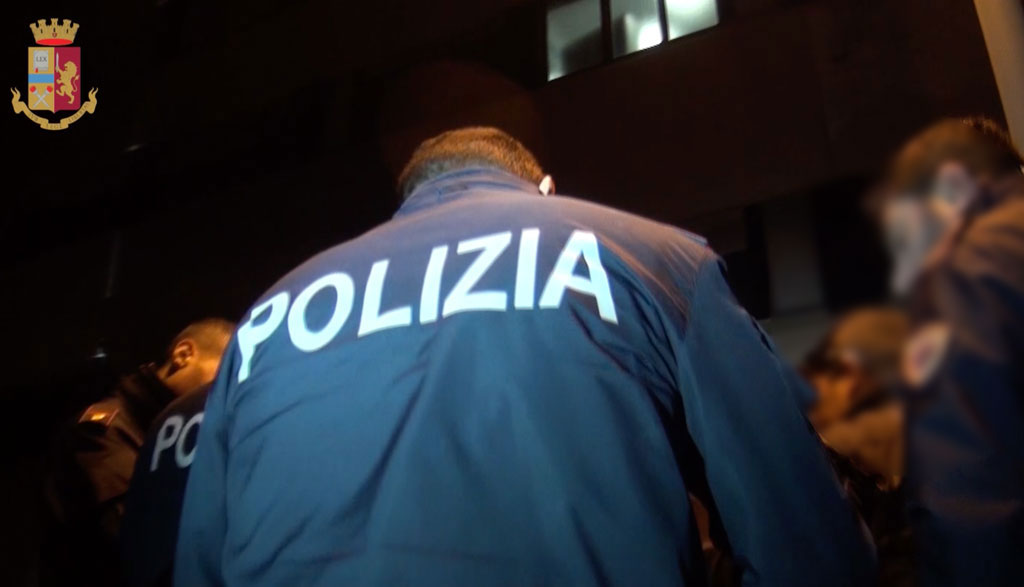 Estorsioni a imprenditori, colpo alla locale di Cutro: 5 indagati