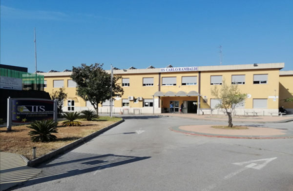 Lamezia, Roberta Ferrari nuova dirigente scolastica del Polo Tecnologico “Carlo Rambaldi”