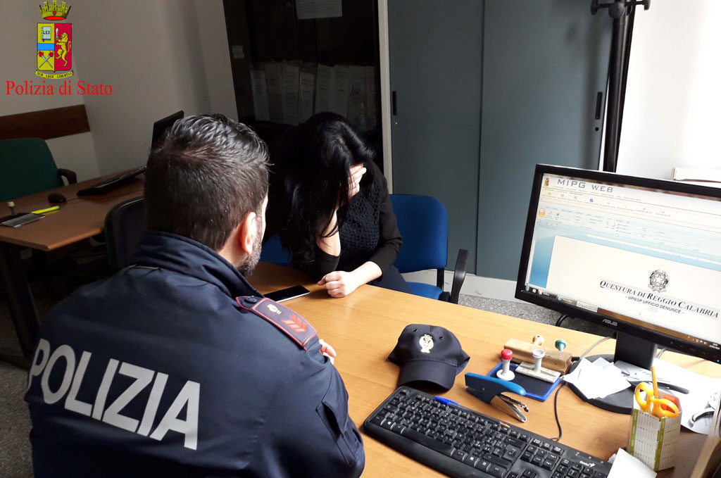 Aggredisce moglie anche durante gravidanze, divieto di avvicinamento a 34enne di Palmi 