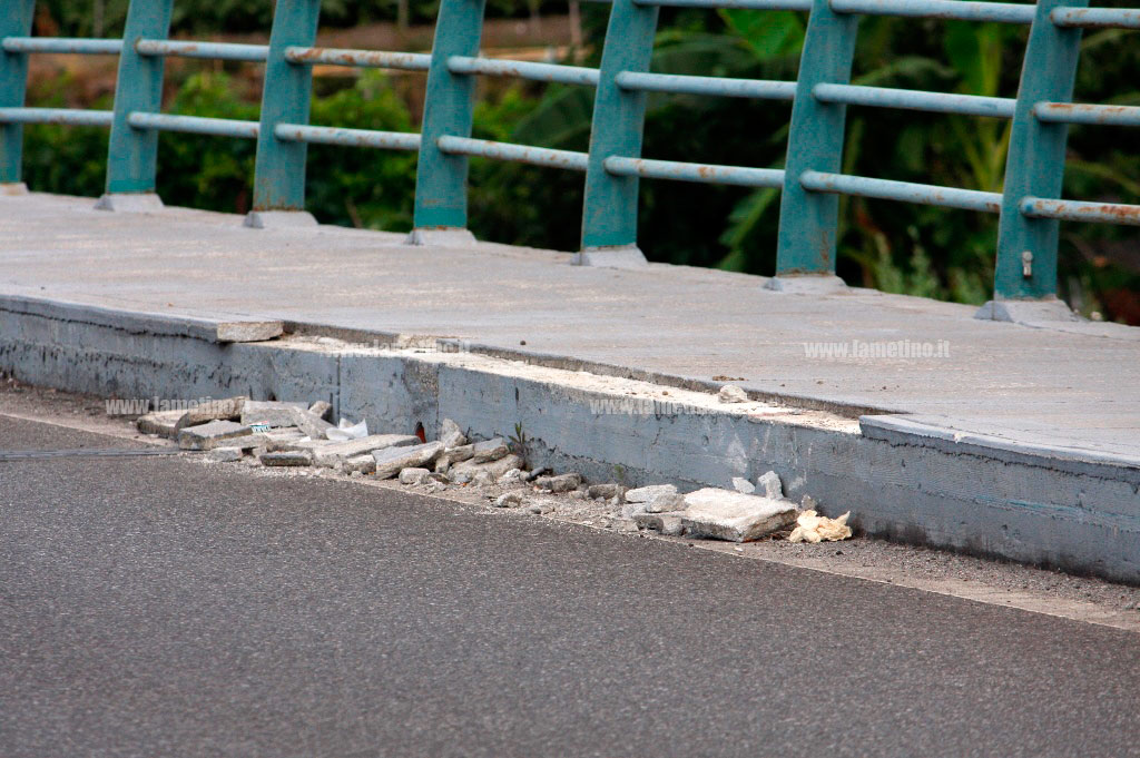 Lamezia: ponte Lea Garofalo, i cordoli si stanno sgretolando