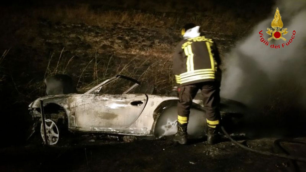 porsche-vigili-incendio-3.jpg