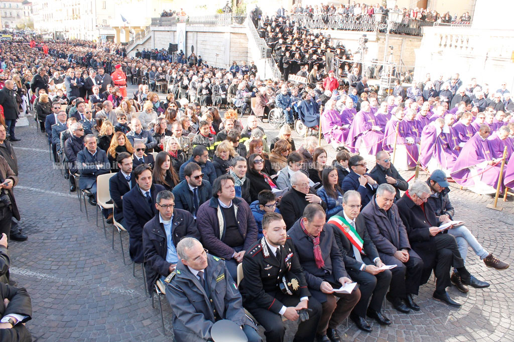 porta-santa-1-13-dic-2015-10.jpg