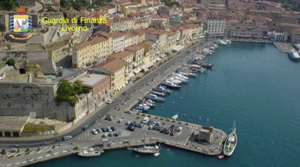 Frode fiscale e contrabbando di 9 tonnellate di tabacchi a Livorno: 9 arresti, anche pregiudicato appartenente a cosca 'ndrangheta  