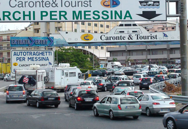 Per disinnesco ordigno bellico chiuso porto a Villa San Giovanni, navi spostate a Reggio