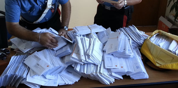 Calabria: Non consegnava posta da un anno, denunciato postino