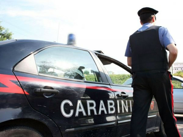 Costringevano madre e figlia minorenne a prostituirsi, due arresti a Cosenza