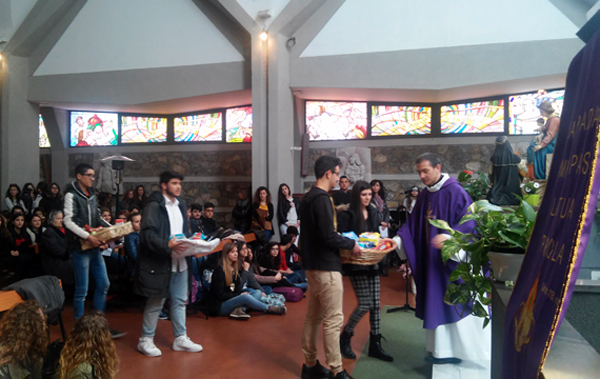 Lamezia: celebrato precetto pasquale studenti liceo Campanella nella Chiesa del Rosario 