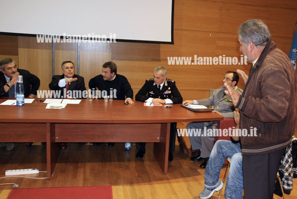 Lamezia: Prefetto, Questore e Sindaco incontrano rom, stop fumi da Campo Scordovillo 