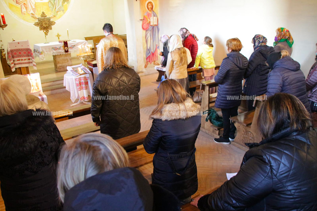 Lamezia, la comunità ucraina in preghiera nella chiesetta della Pietà: "La pace possa tornare nel nostro Paese"