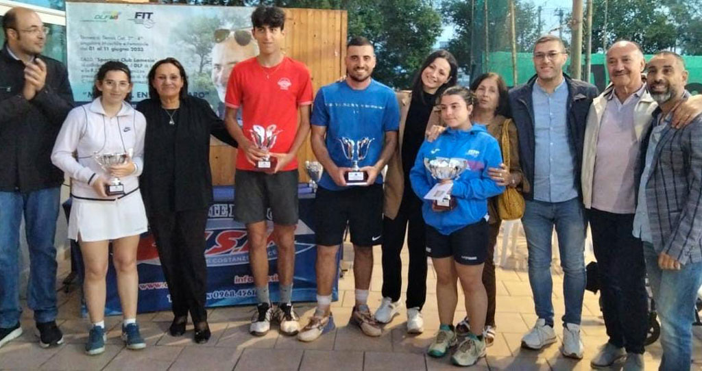 premiazione-croce-rossa-memoria-enzo-mascaro768fa293c_1e816.jpg