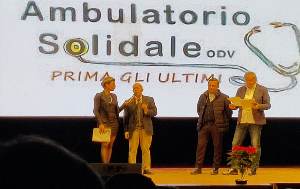 premio-al-Gala-della-gratitudine_5ba7d.jpg