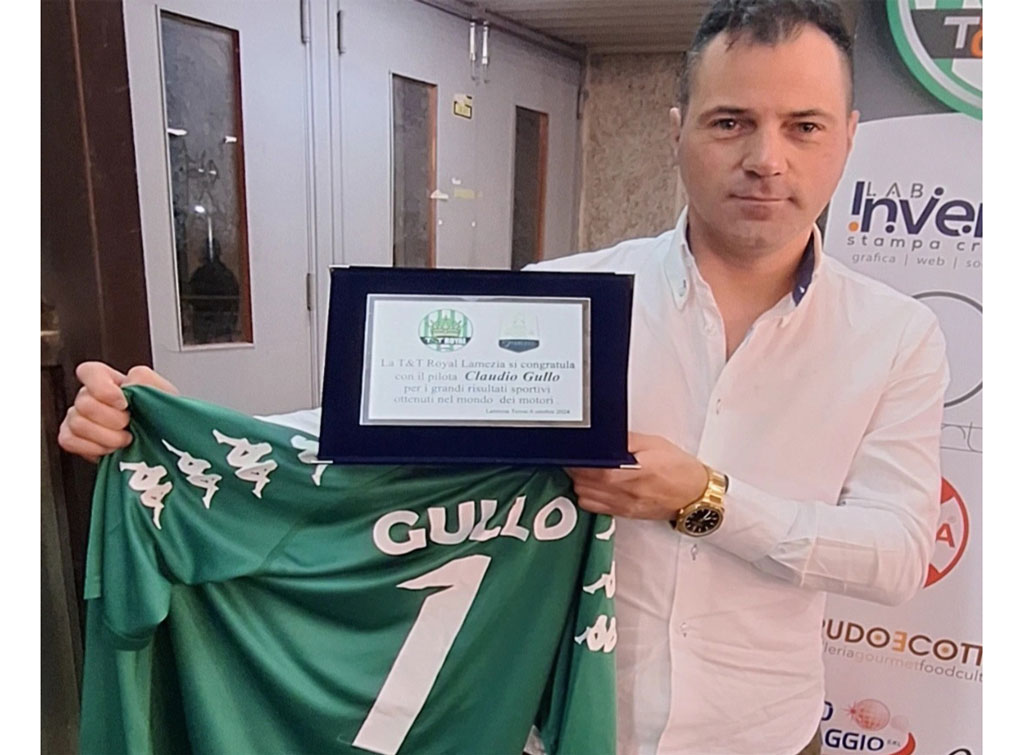 Il pilota lametino Gullo premiato con una targa al merito sportivo dalla T&T Royal Lamezia