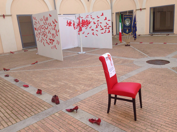 Lamezia: Presentata S.H.A.W., l'app gratuita di Soroptimist contro violenza sulle donne