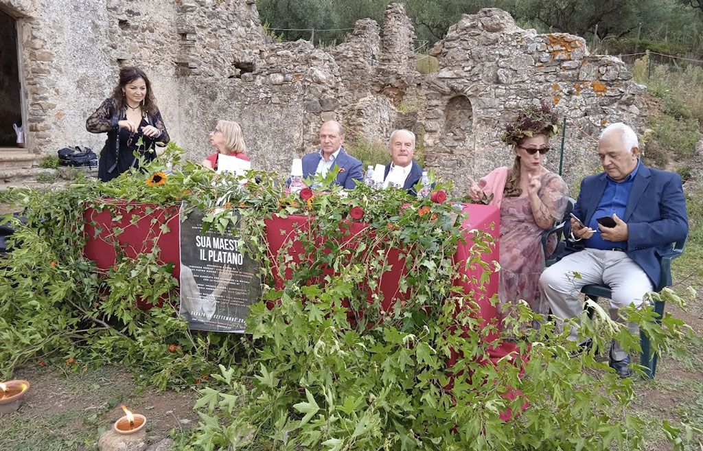 Presentato a Curinga “Sua Maestà il Platano” il nuovo lavoro della scrittrice Adriana Lopez