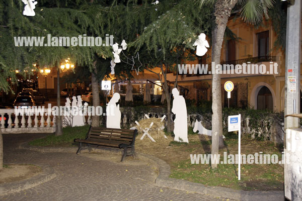 Lamezia: Originale presepe in villetta comunale di corso Numistrano