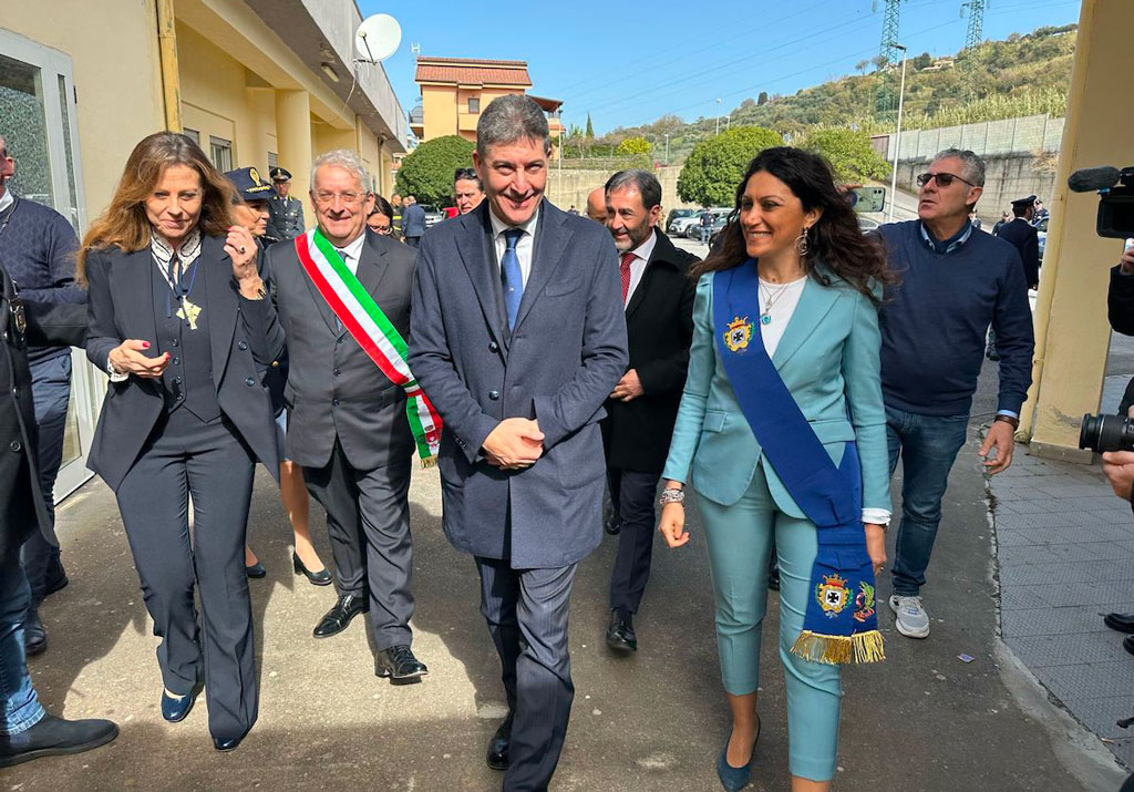 presidente-succurro-con-capo-della-polizia-pisani_785f3.jpg