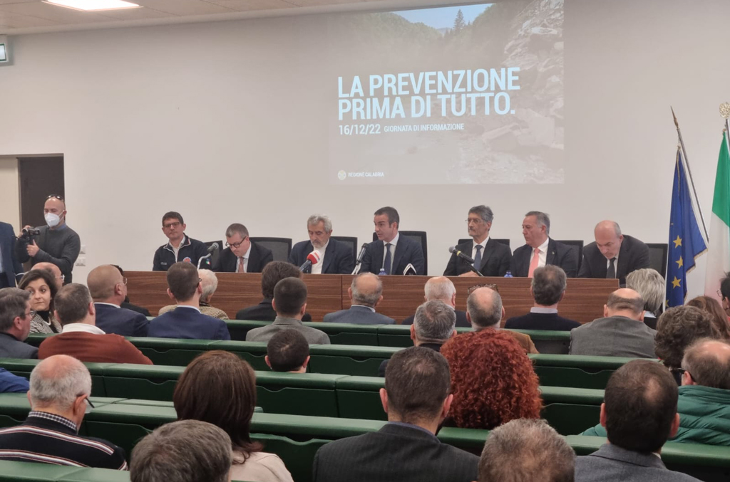 "La prevenzione prima di tutto", giornata di informazione con i sindaci calabresi alla Regione: occhi puntati sul sistema di allerta